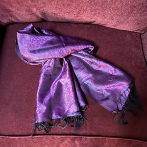 EUC. Dark purple and dark pink oblong scarf with black fringe.